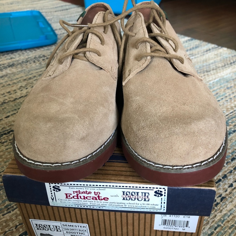 Men/Youth Suede “Bucks” size 7 tan
